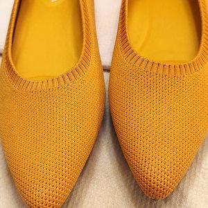 **NEW**VIVAIA BALLET flats mustard color.